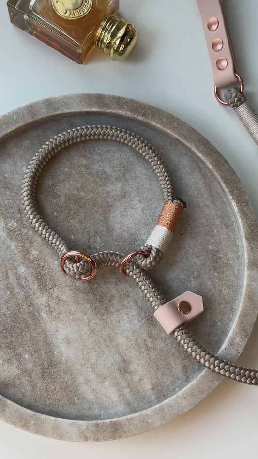 Slip lead: Blush